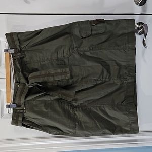 Della Spiga skirt color green size 16